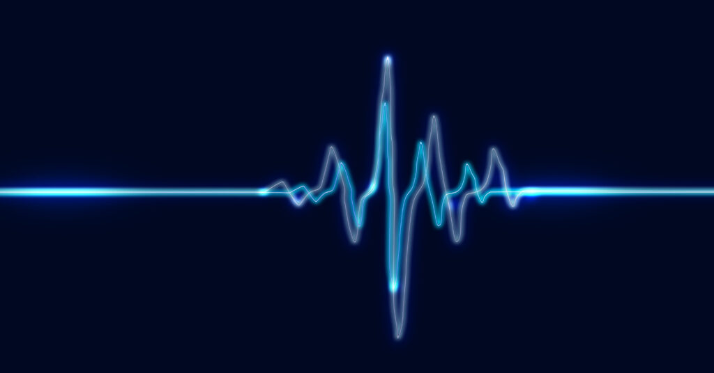 RFIDとNFCの違いとは？ 製造・物流のDXを加速する「追跡管理」と「認証セキュリティ」の仕組みを徹底解説